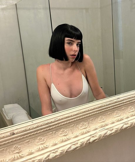 Chloe Hodgson pretty pornstar archive