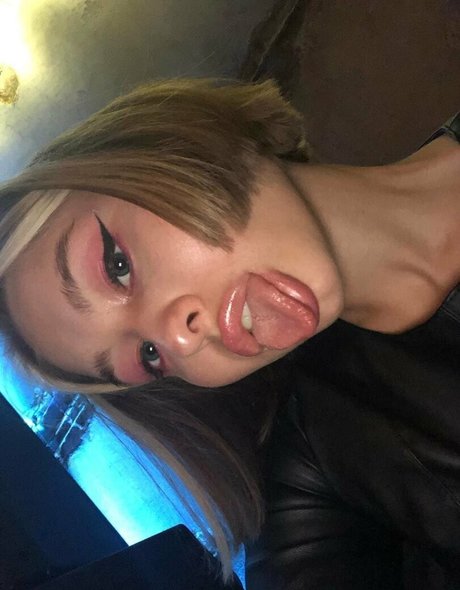 elllleeee nudes actress photos