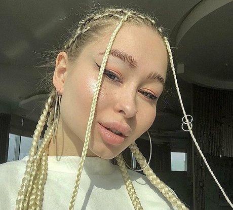 elllleeee Quick model image