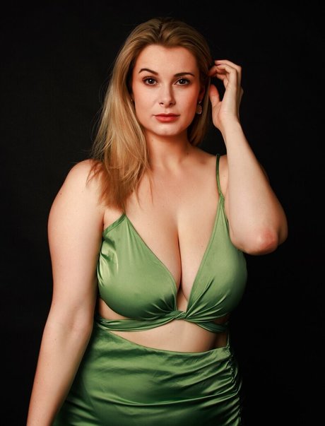 Natalie Juliet Deadman porn model gallery