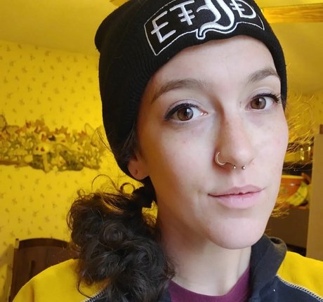 etidsteaz29 hot star galleries