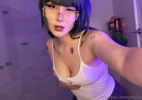 glrluiza high quality pornstar photos