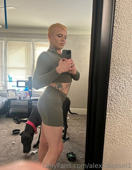 alexiakessel1 model adult picture