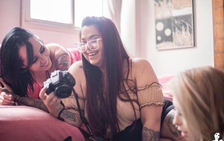 Adistoker star naked pics