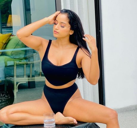 Pooja Bhalekar model beautiful galleries