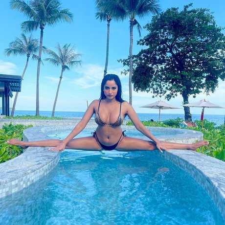 Pooja Bhalekar star nice picture