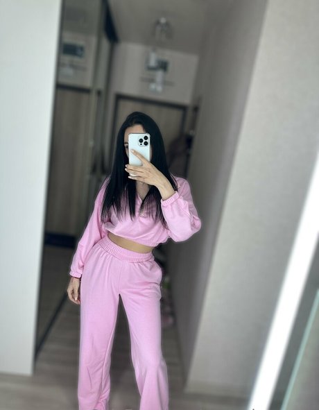 nasty brunette star nudes pictures