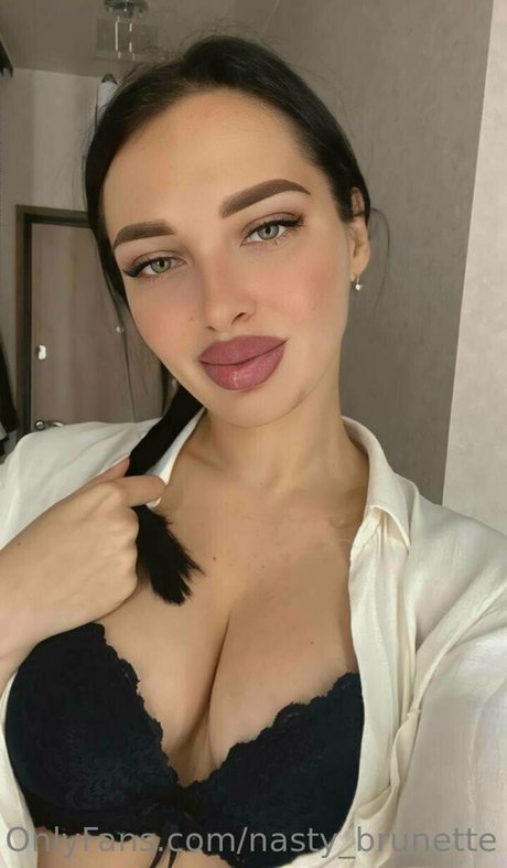 nasty brunette pornstar erotic galleries