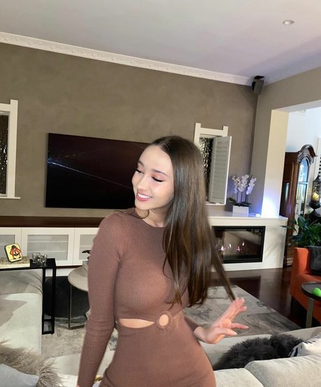 Issy hecxo model pornographic pic