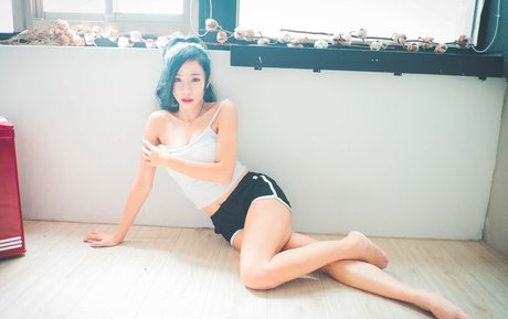 Chopperting hot actress picture