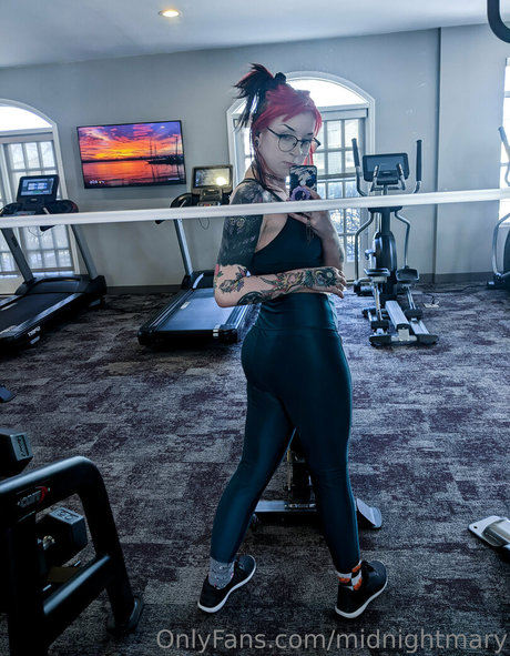Midnight Mary star erotic photos