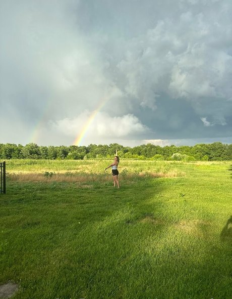 ms hourglassfree adult model image