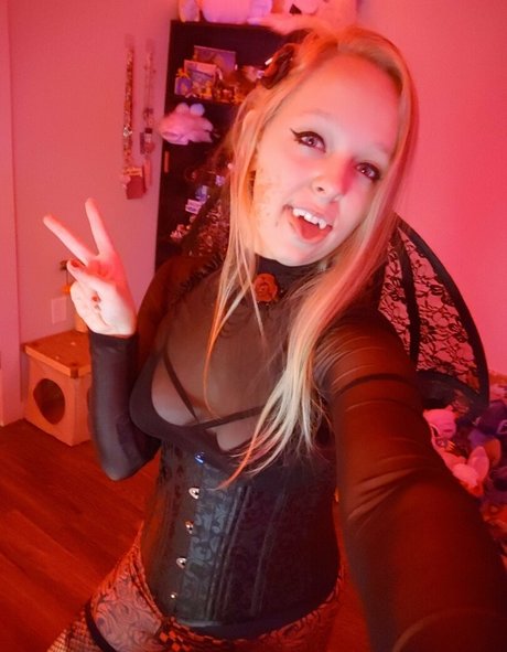 kinkypinkkitty porn actress pic