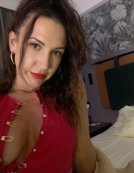 SexiestGilf model pretty pic