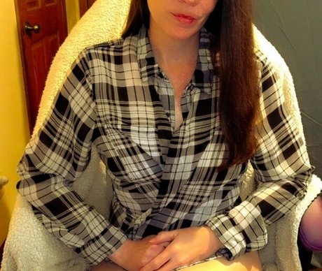 Molly Nova nude model pics