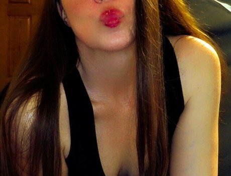 Molly Nova model nice pictures