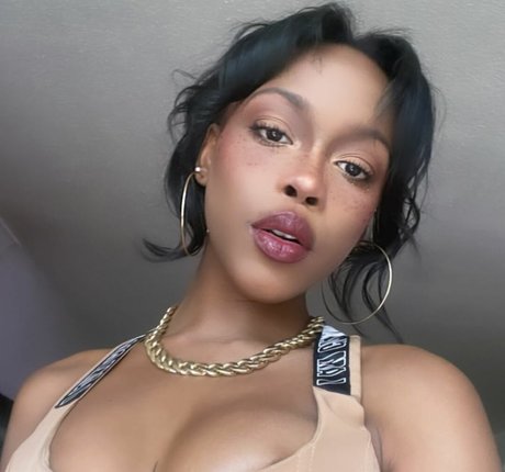 Mila Mars top star pictures