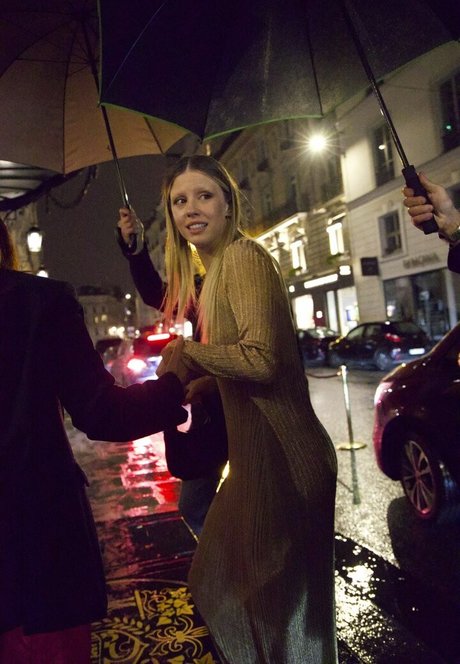 Mia Goth actress galleries