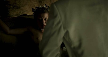 Mia Goth star top photo