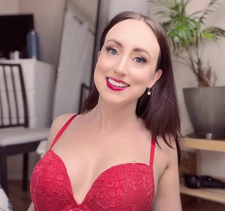 Emma Orchid art star img