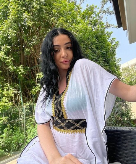 nidakhan exclusive star photos