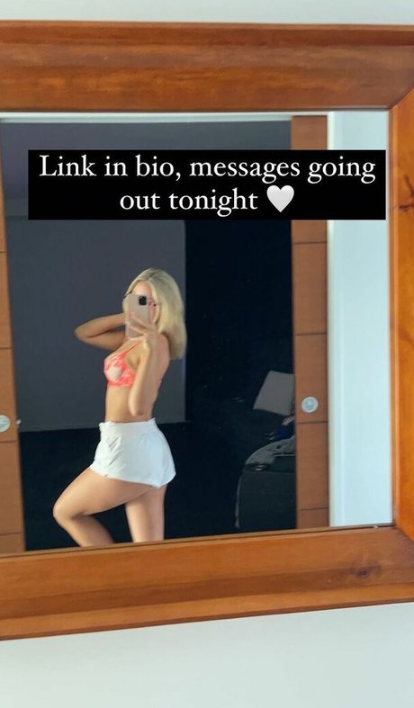 Catherine Belle high quality pornstar image