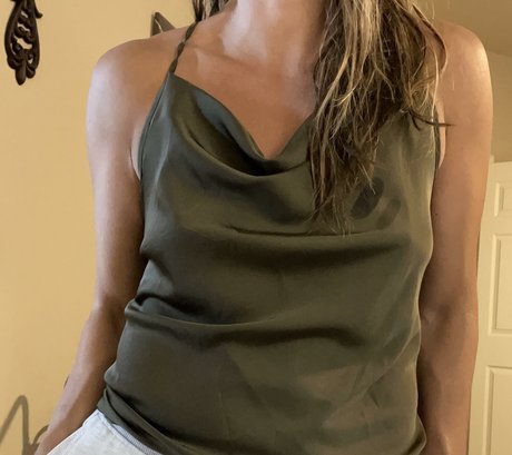 BikiniSquats exclusive actress archive