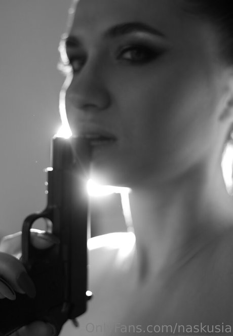 naskusia star sexy pics