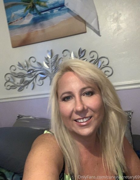 curvysecretary69 model nudes img