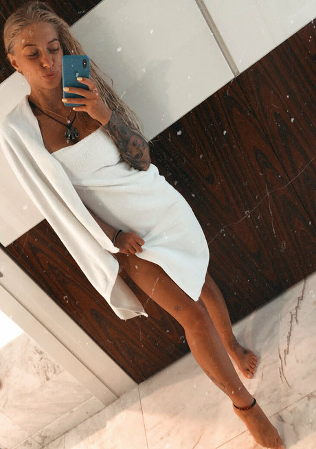 thiskindasnow free model images