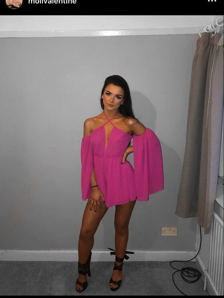 Moll Valentine nice actress pics