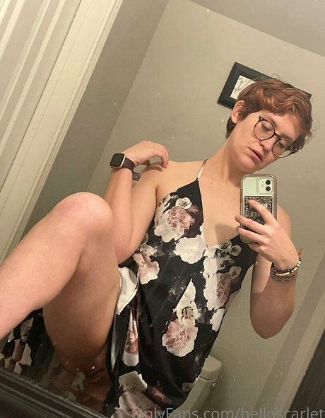 reddhotqueen model photo