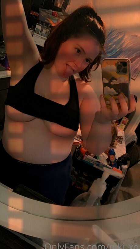 niki xo Quick model image