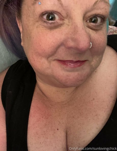 sunlovingchick erotic pornstar image