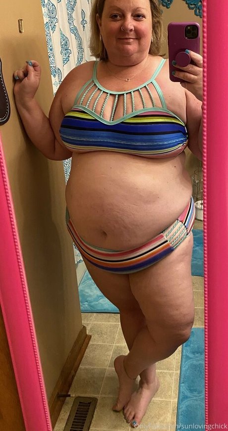 sunlovingchick model porn pics