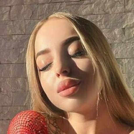 sweetymonica erotic star img