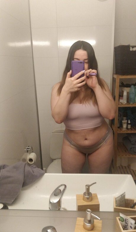 chikaracosplay exclusive model image