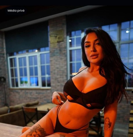 Pinkgeek model beautiful photo