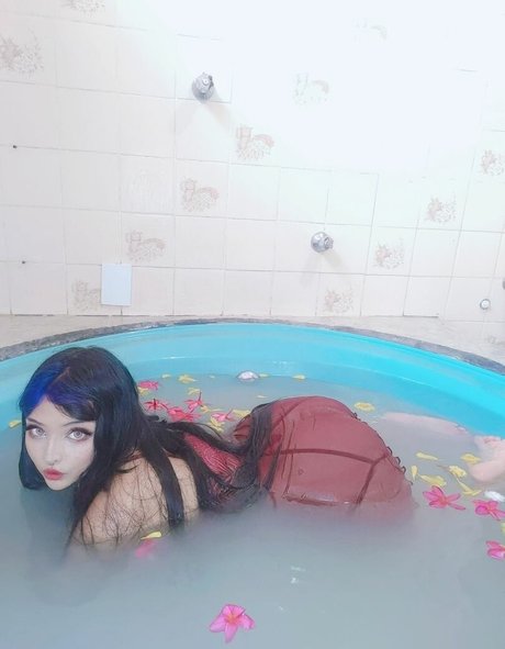 Lollygun erotic model pictures