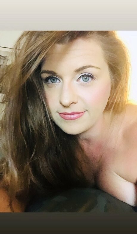 thicksmiley beautiful pornstar images