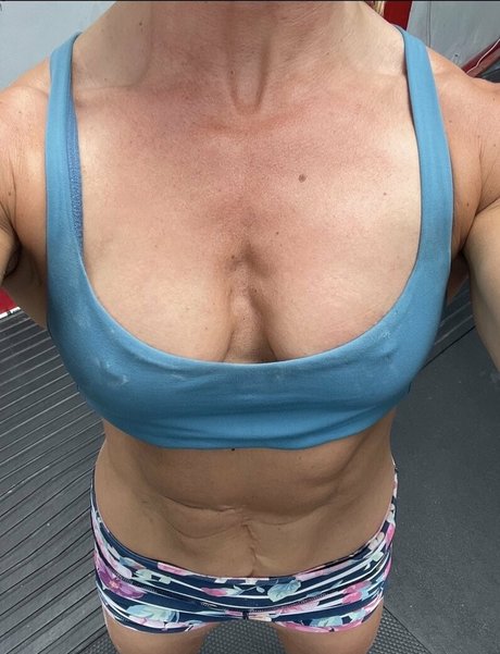 musclegirl31 adult model picture