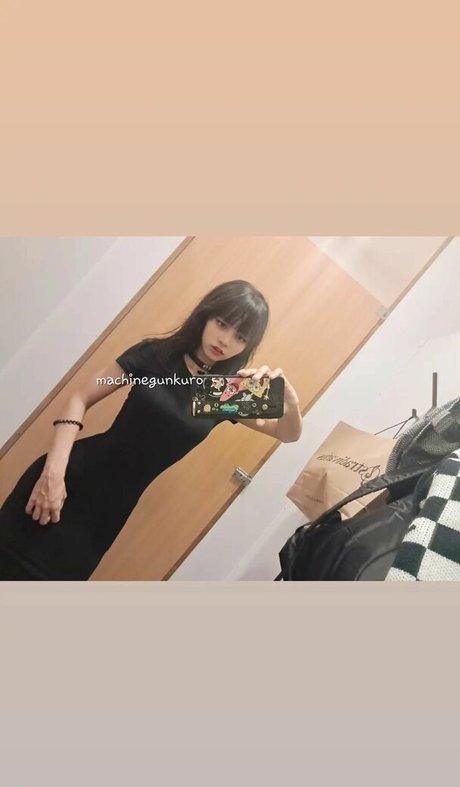 Kuro Emma model pretty photos