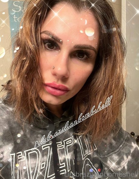 lilybrazilianbombshell erotic model img