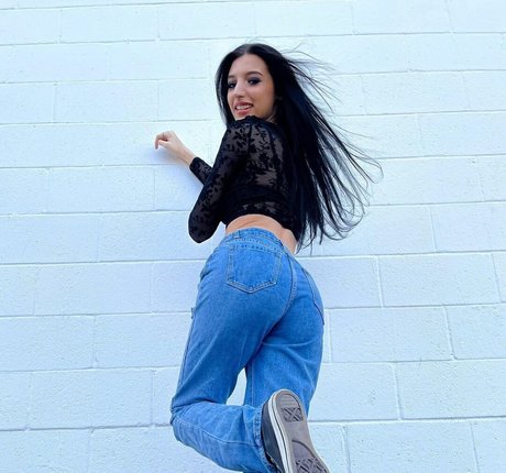 Alison Rainer beautiful model picture