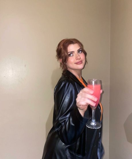 huge shemale onlyfans nude photo