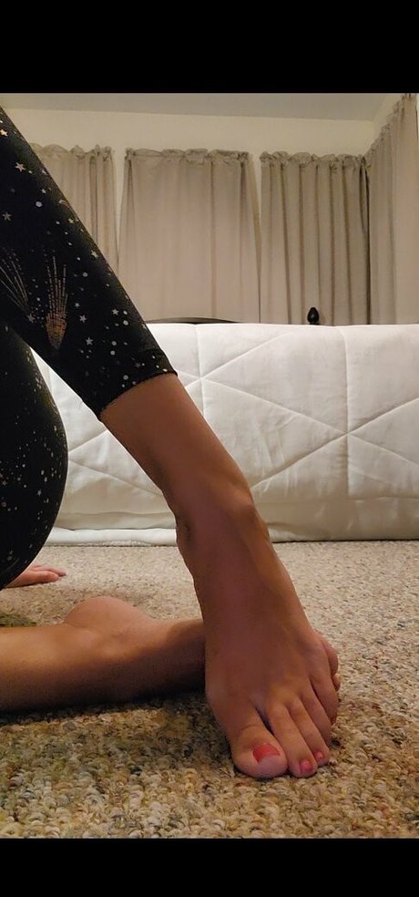 thinbitch925 perfect pornstar img