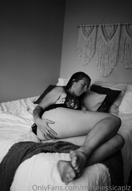 morejessicaplzfree star naked image