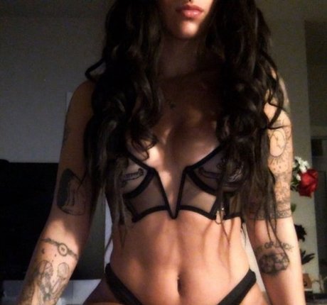 Pukekitty model nude image