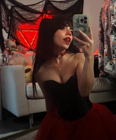 Oxythoughtin adult model photos