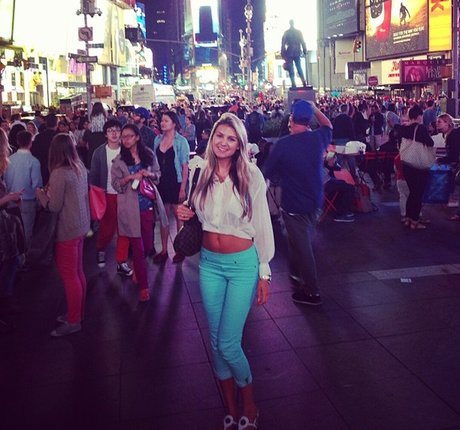 Krystal Gable model art gallery